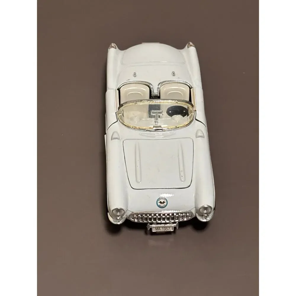 Sunnyside 1957 Chevrolet Corvette Convertible Diecast 1:24 White #SS 9413